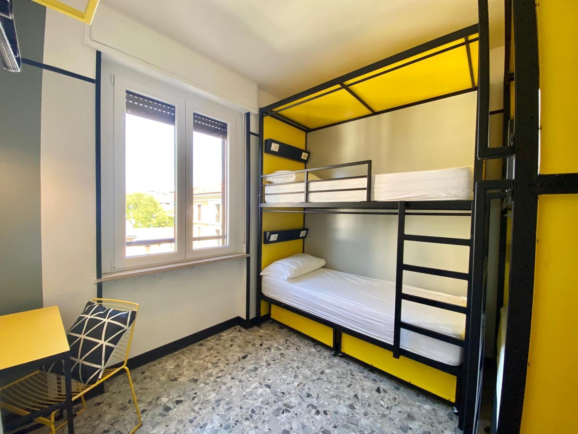 Yellowsquare Милано Екстериор снимка